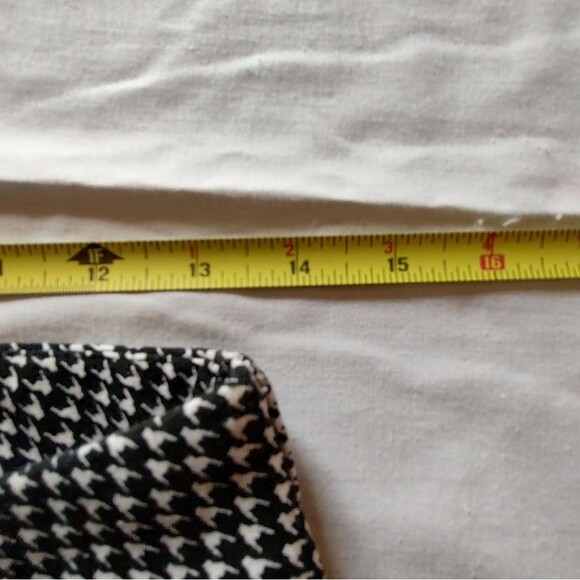 Old Navy Women's Pixie Midrise houndstooth dress Pants.  EUC. Size 2 - Picture 4 of 7